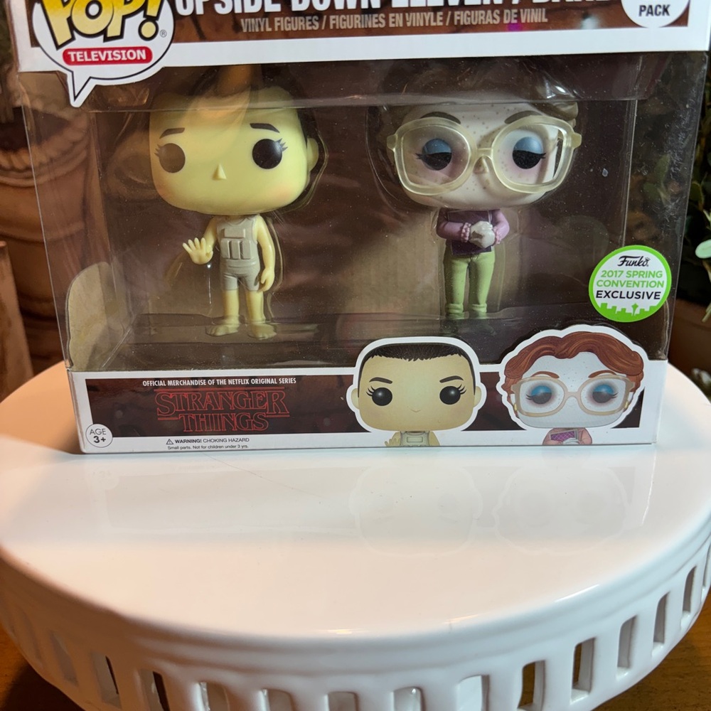 Funko Pop Stranger Things Exclusive Vinyl Figures - Upside Down Eleven/ Barb